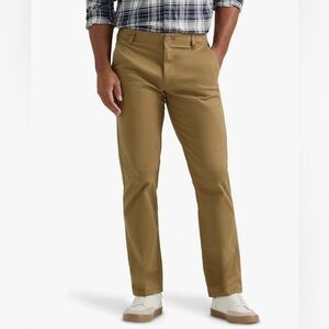 NWT Lee Men's Extreme Motion Flat Front Regular Straight Pant